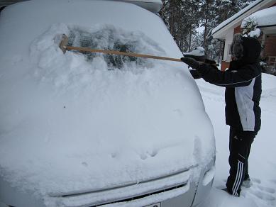 Varmuutta talviautoiluun: akkulämmitin parantaa käynnistystä pakkasella
